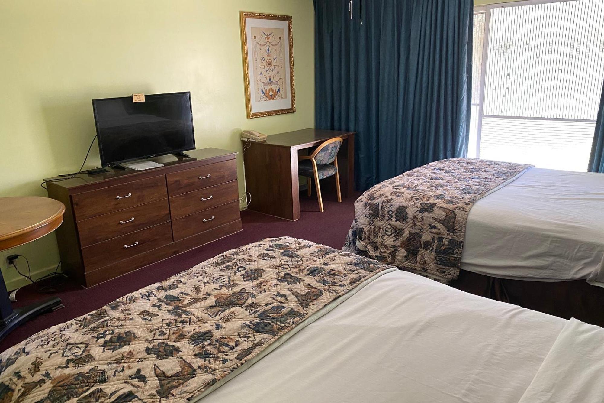 Oyo Az Desert Grove Hotel