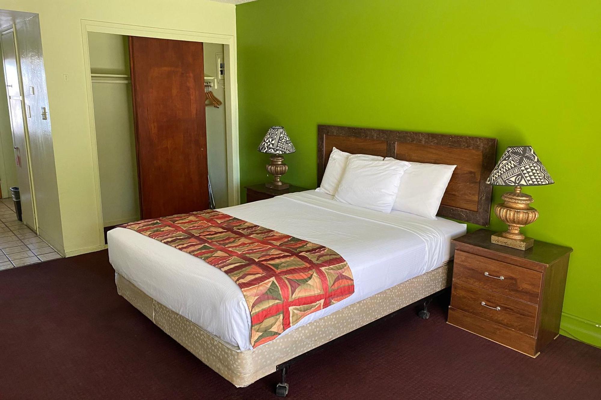 Hotel Oyo Az Desert Grove